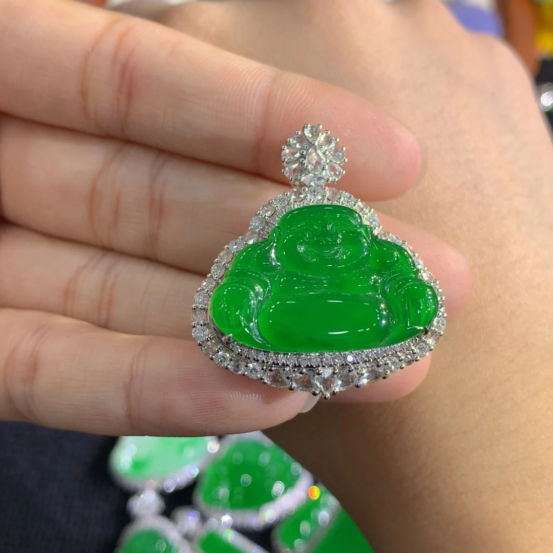 翡翠18K金镶嵌颈饰