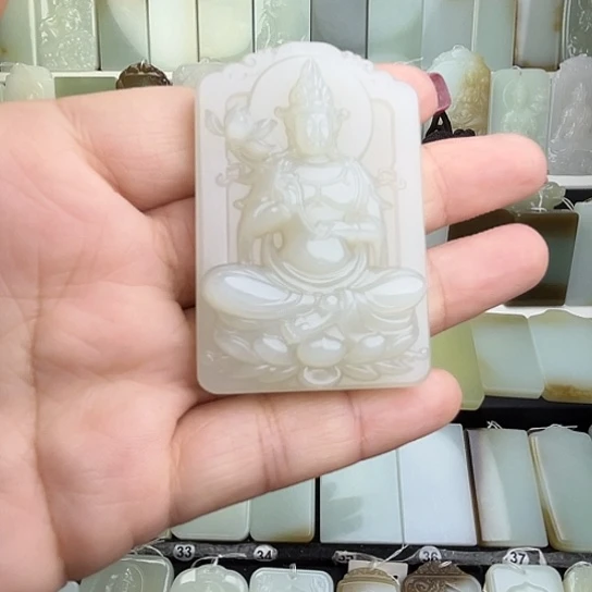 颈饰未镶嵌和田玉