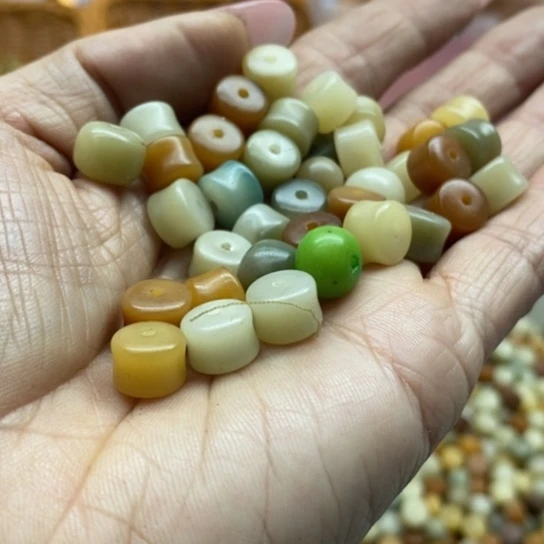 吊坠白玉菩提微瑕6/8多宝60卡灯牌宠60