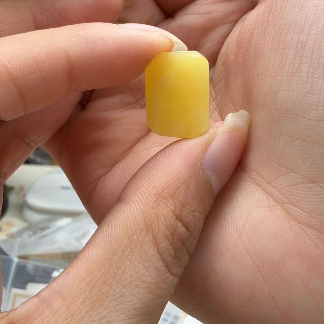 未镶嵌琥珀裸石你好