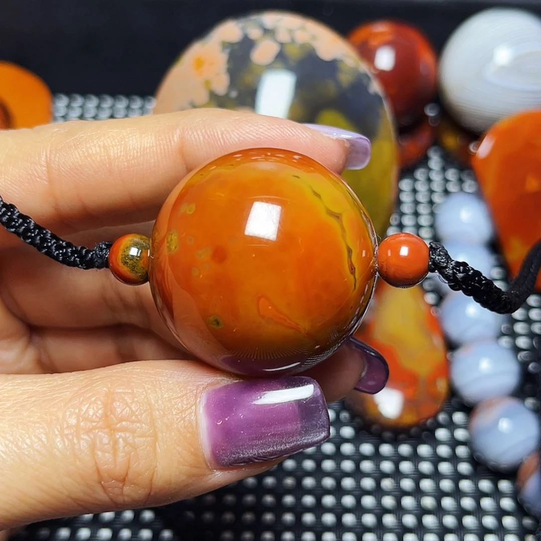 未镶嵌颈饰玛瑙/玉髓心**旧