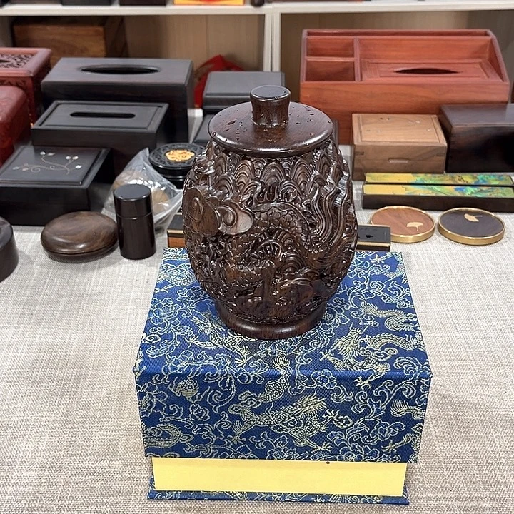 琉璃手工艺品红木工艺品雕刻工艺