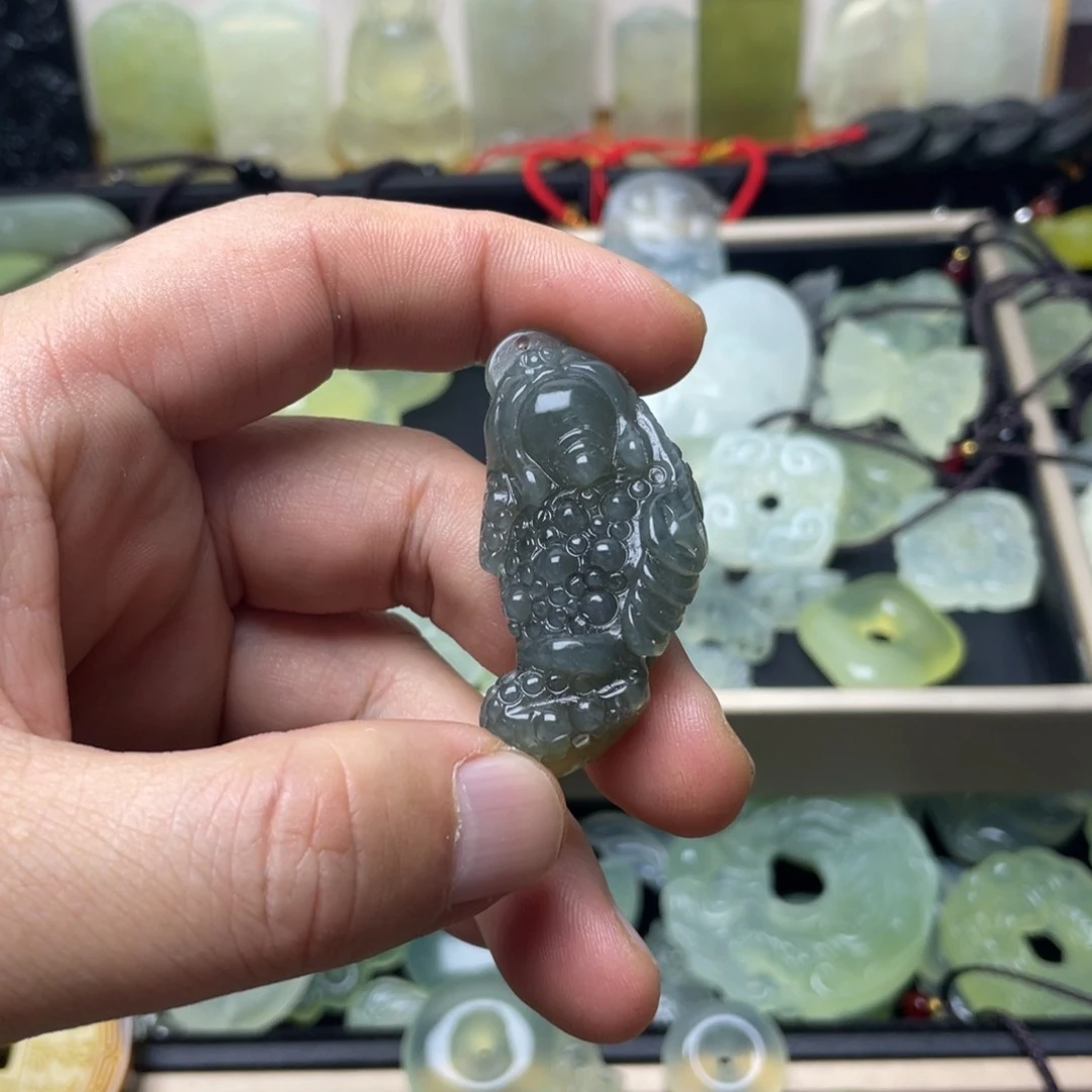 未镶嵌蛇纹石玉颈饰