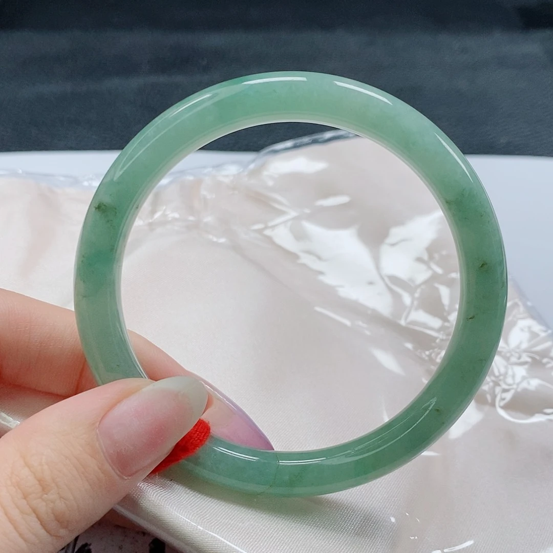 【闪购商品】未镶嵌手镯（圆镯）翡翠524号