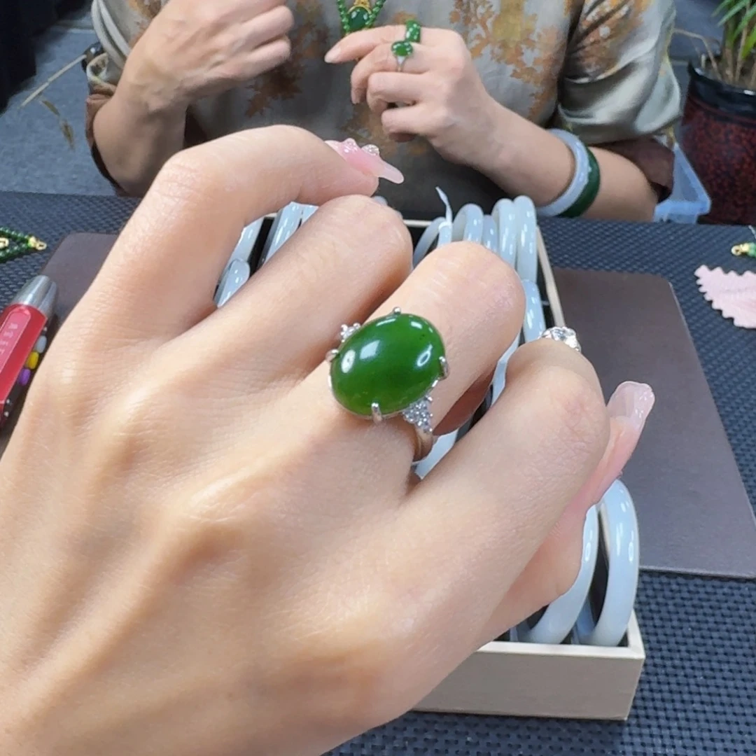 和田玉（碧玉）戒指合金