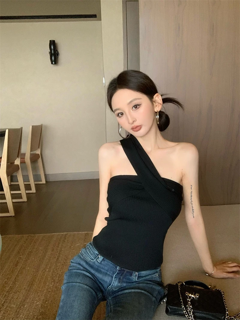 洋气纯欲气质辣妹修身显瘦多穿法黑色挂脖针织上衣66484#夏季短款