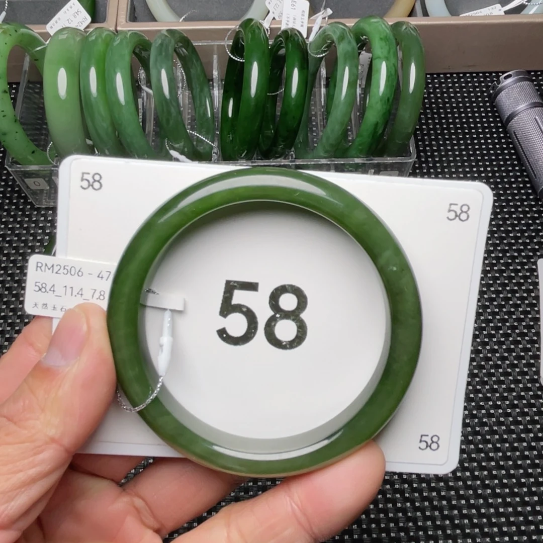 和田玉未镶嵌手镯