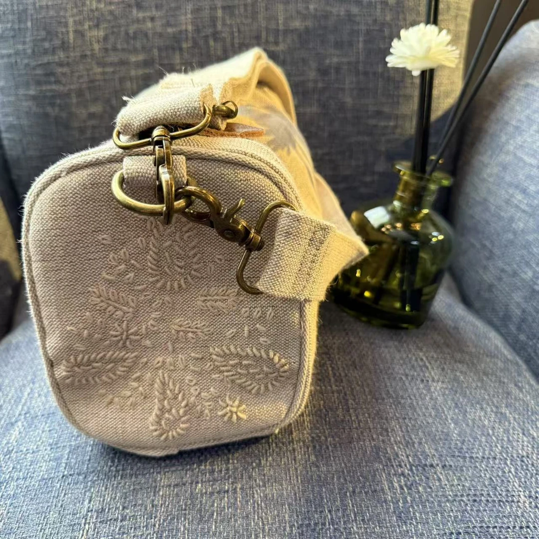 东倪MF 黄麻手绣枕头包单肩斜挎重工刺绣吐司包25*20*14 85B1980