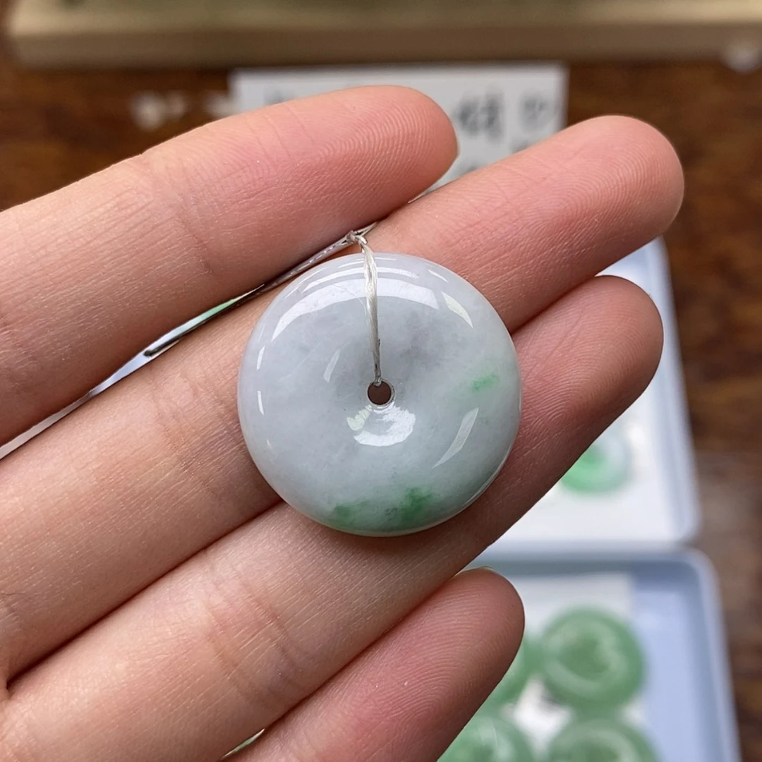 【闪购商品】翡翠颈饰未镶嵌平安扣