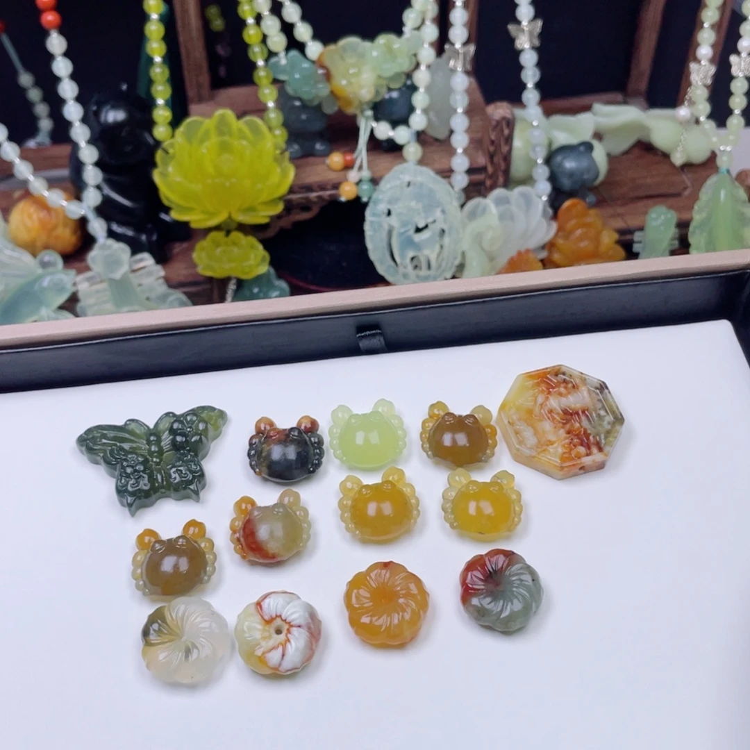 B***N蛇纹石玉未镶嵌颈饰