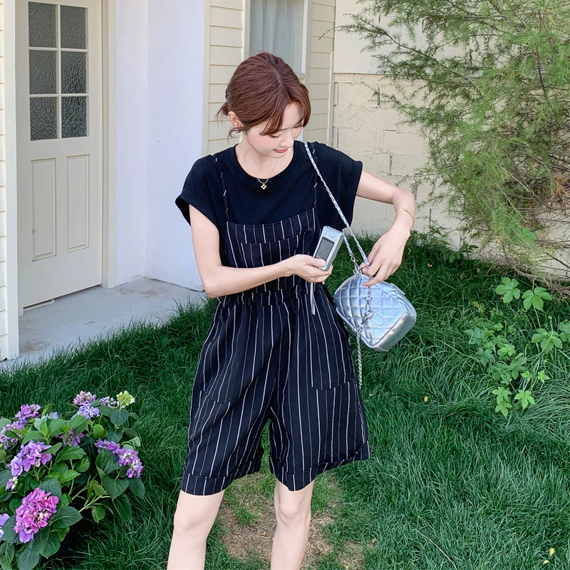 韩系松弛感套装裤夏季女2025新款设计感黑色T恤条纹吊带裤两件套