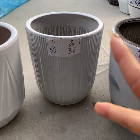 低腰白钢琴大号2个