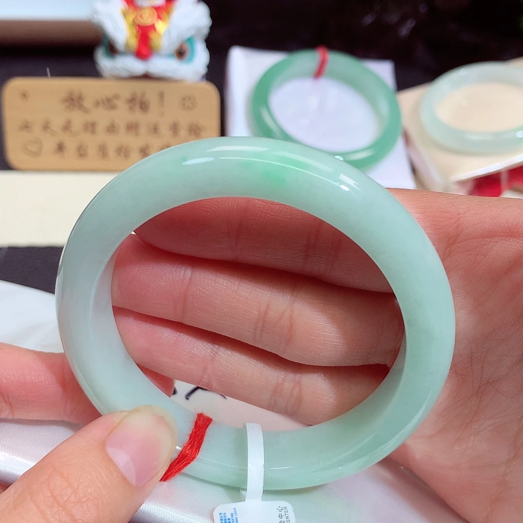 翡翠未镶嵌手镯583