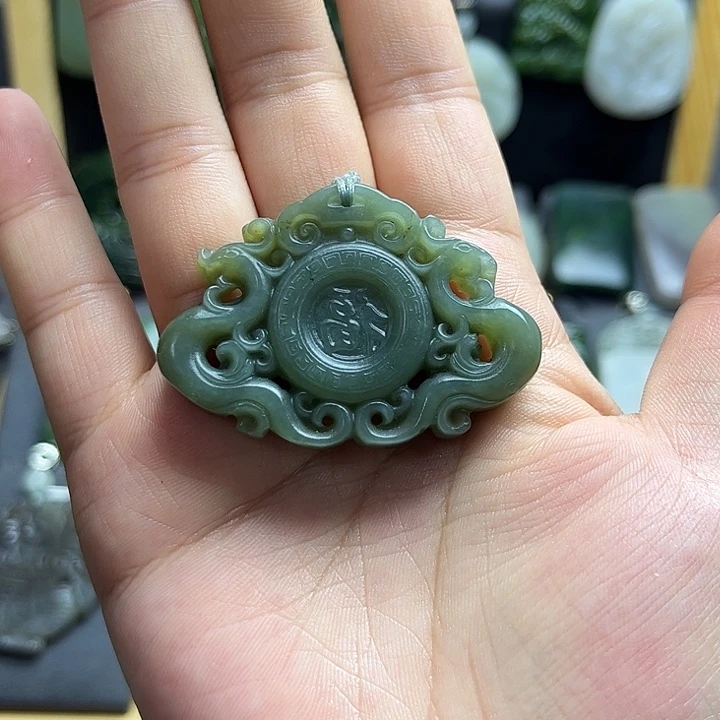 颈饰未镶嵌和田玉