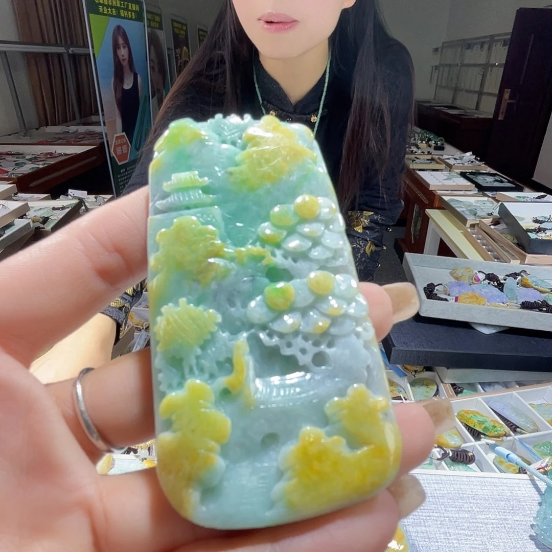 翡翠未镶嵌颈饰一