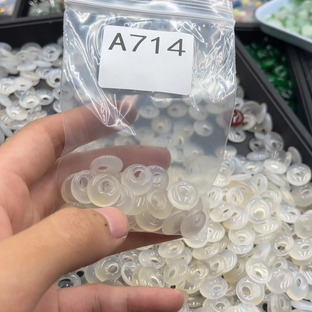 柠***儿玛瑙/玉髓合金颈饰