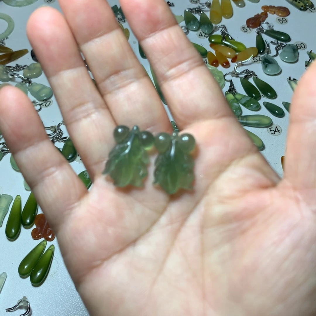 未镶嵌蛇纹石玉耳环