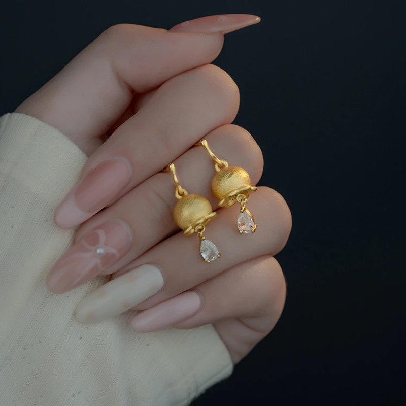 Jusong klein 铜合金耳饰 金色铃兰花水滴耳钉女国风小灯笼耳饰