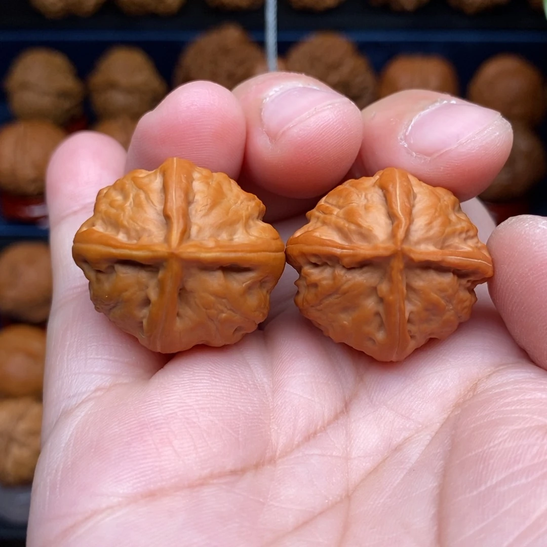 文玩核桃把件手捻精品四棱