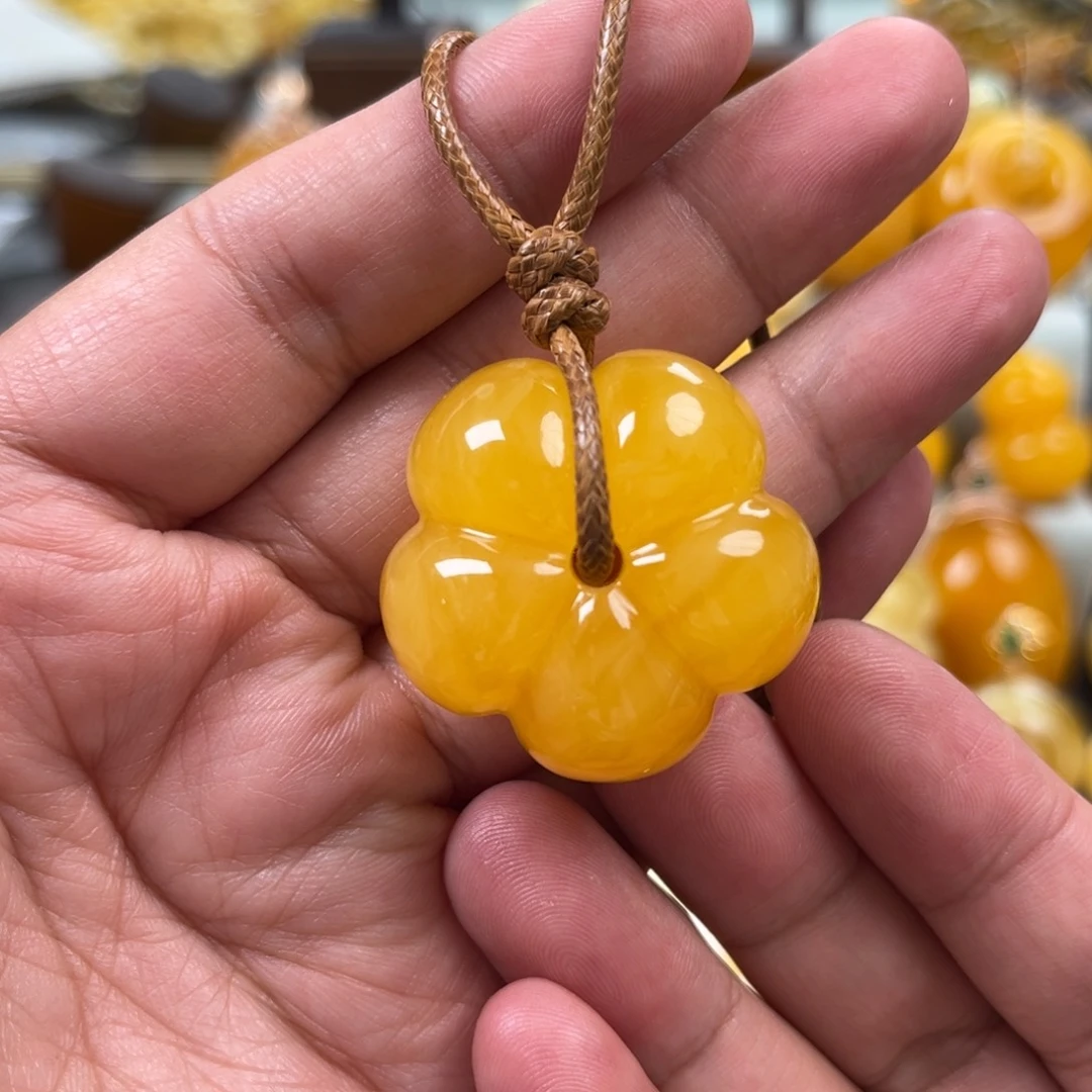 蜜蜡未镶嵌珠宝奇石