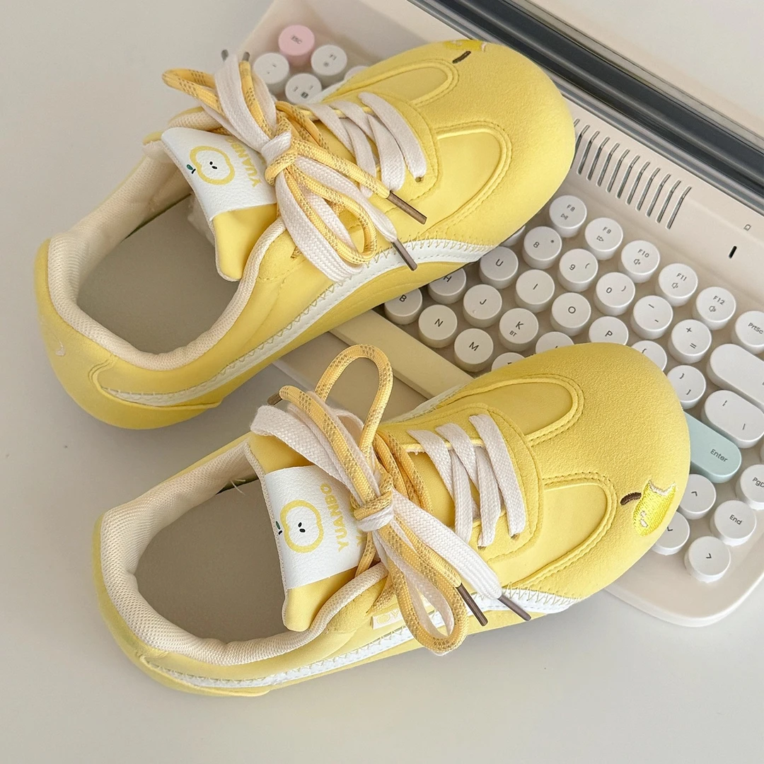 女童鞋子儿童德训鞋2025秋季新款苹果黄色女孩板鞋大童软底休闲鞋