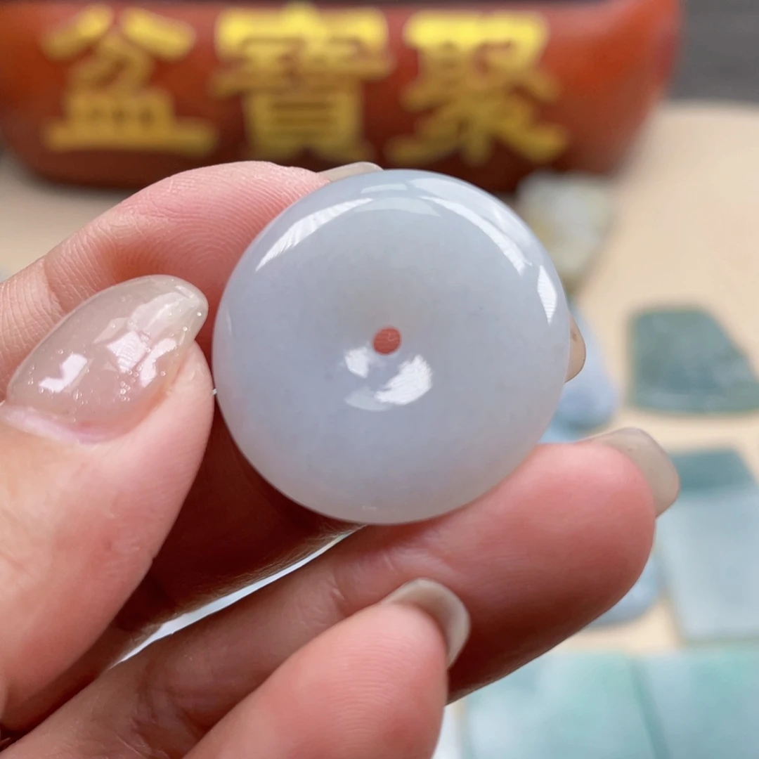 翡翠未镶嵌颈饰平安扣