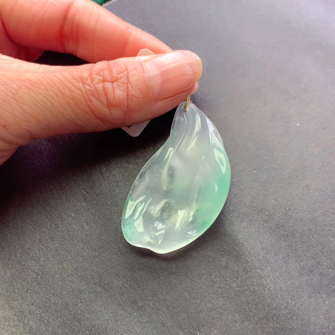 石英质玉未镶嵌颈饰