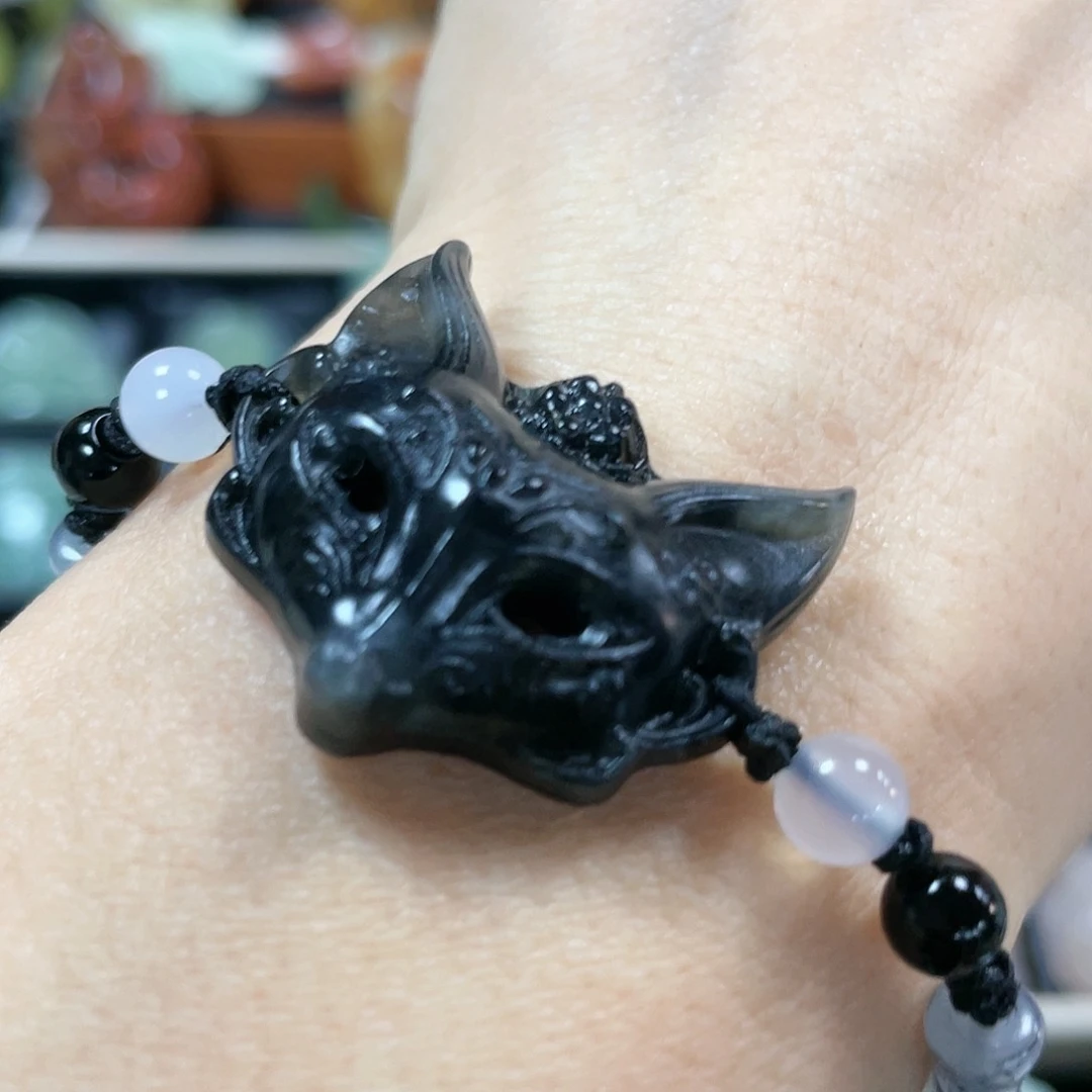 蛇纹石玉颈饰合金