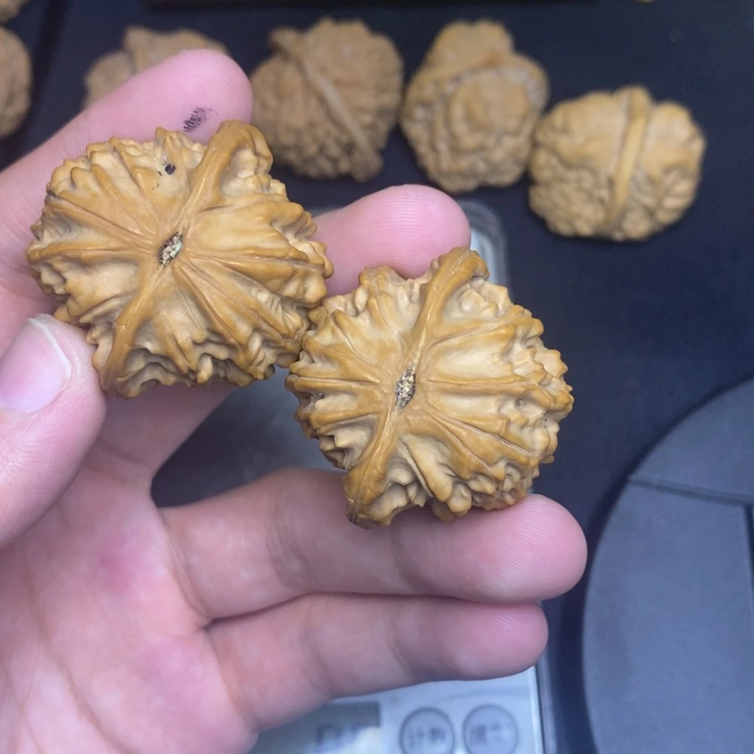 吊坠文玩核桃黄杆狮子头