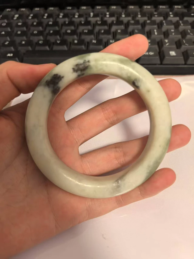 12000赞超级福袋专用-大瑕疵-天然岫玉手镯（圈口60）