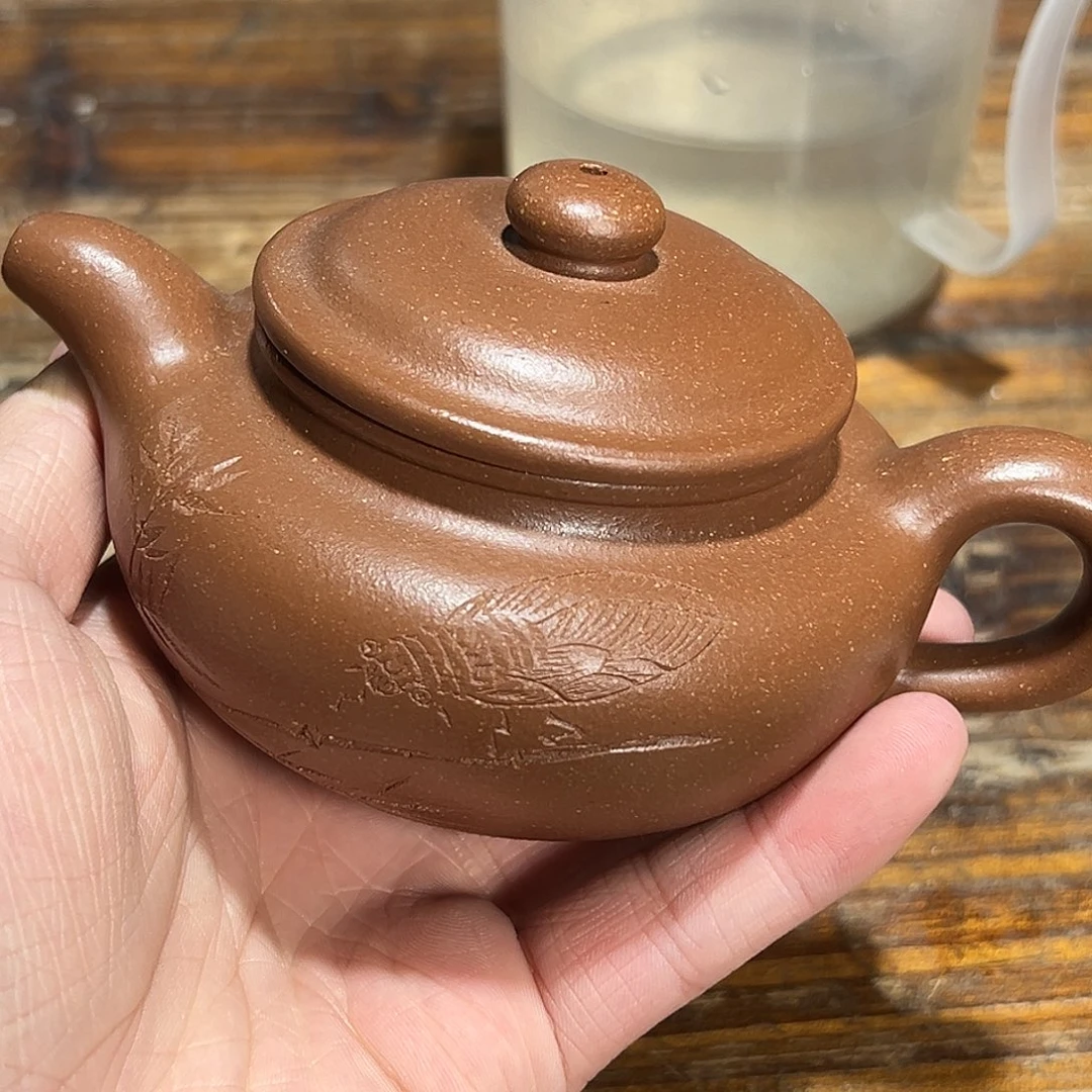 茶壶紫砂紫砂的味道很