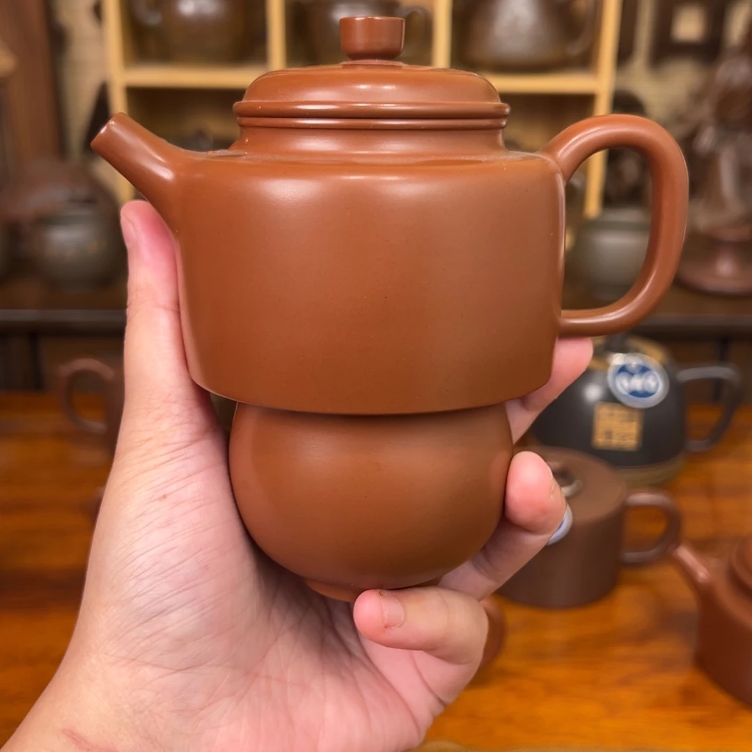 沙***卡红色德钟壶➕送一个杯