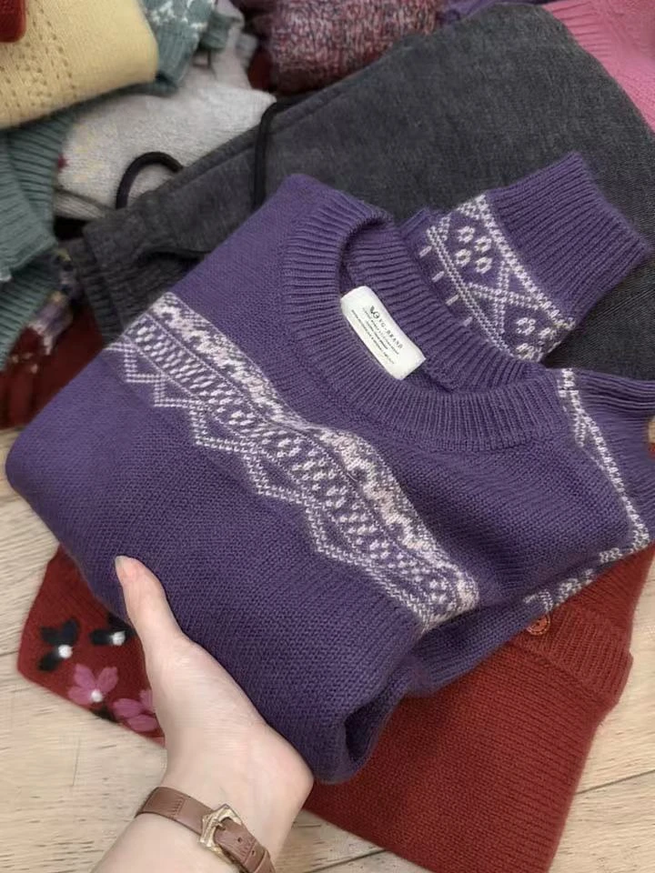 A4七言家 费尔岛系列！暗紫提花圆领毛衣·