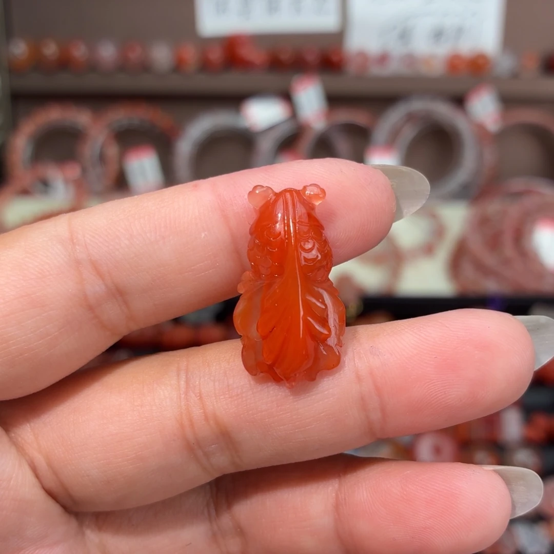 ****呱南红玛瑙未镶嵌川料金鱼（头尾吊坠孔）