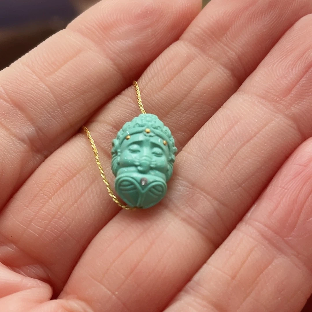 绿松石颈饰未镶嵌