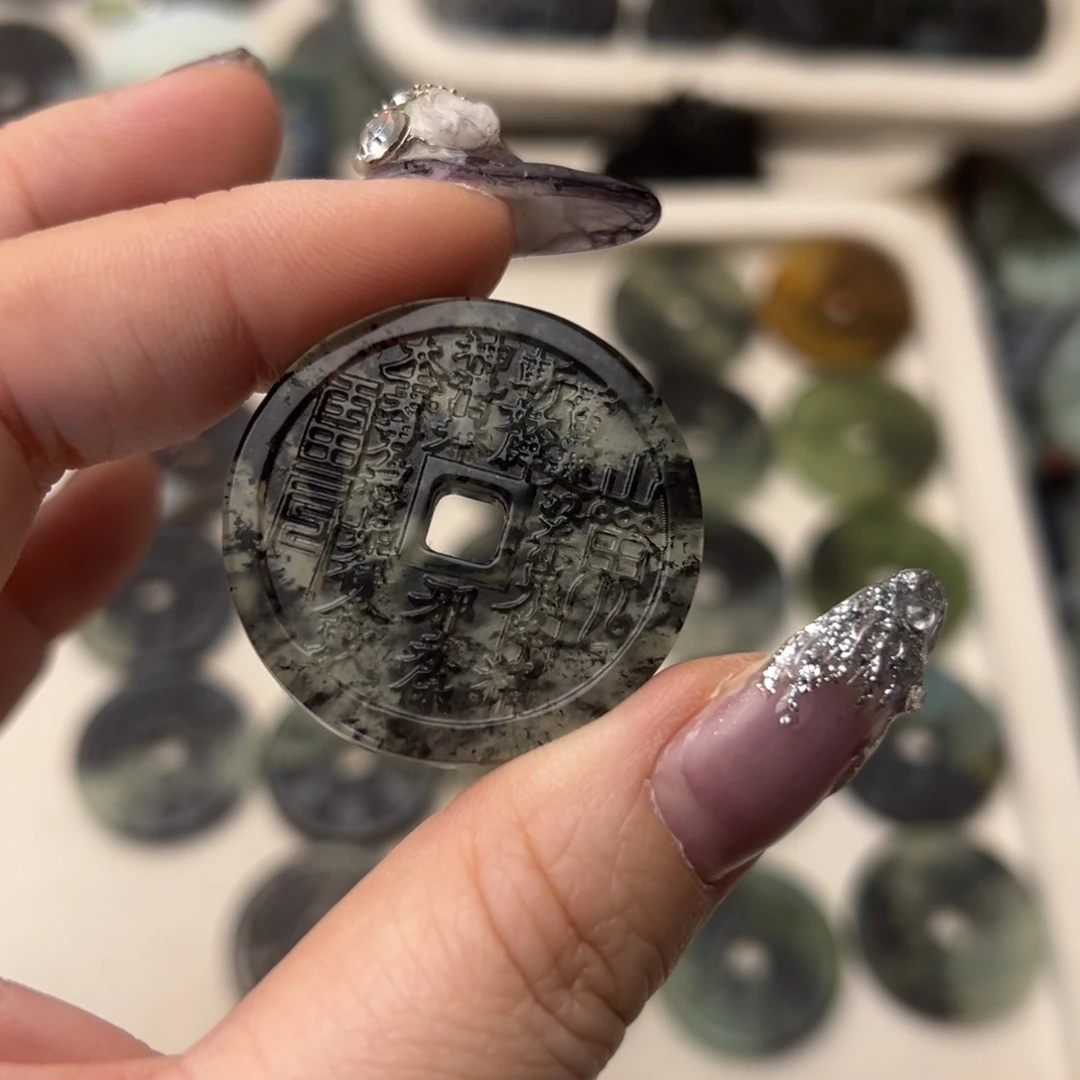 蛇纹石玉颈饰合金纯****?