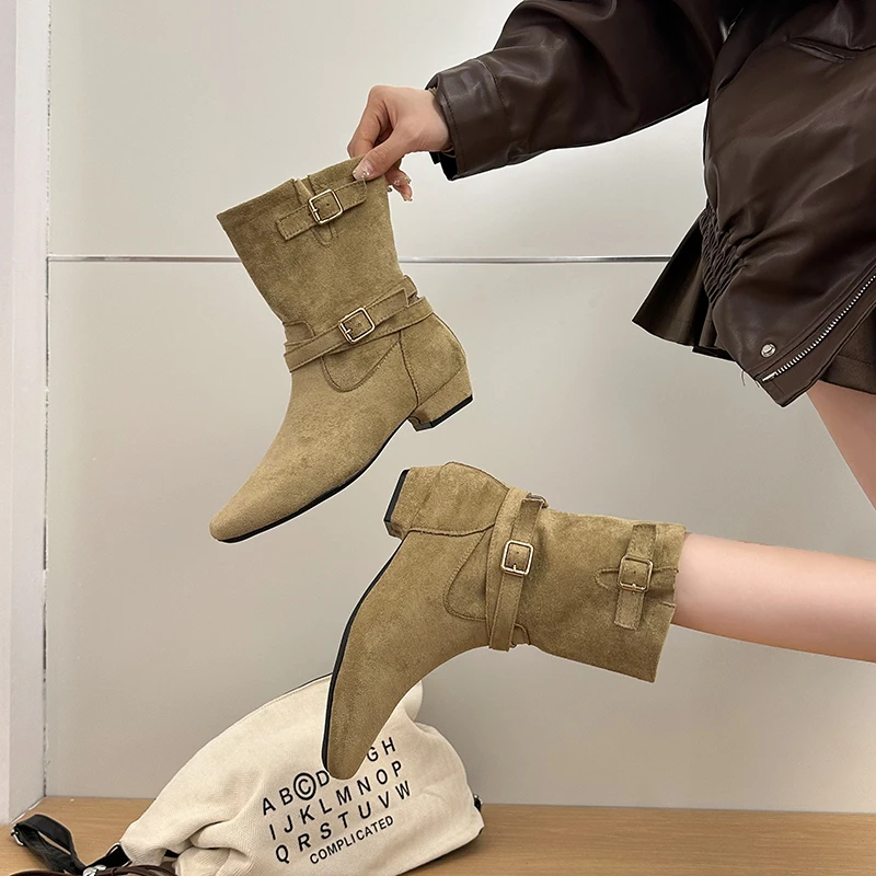 2025年秋冬新款小众设计复古法式短靴女方头粗跟骑士靴时装靴子女