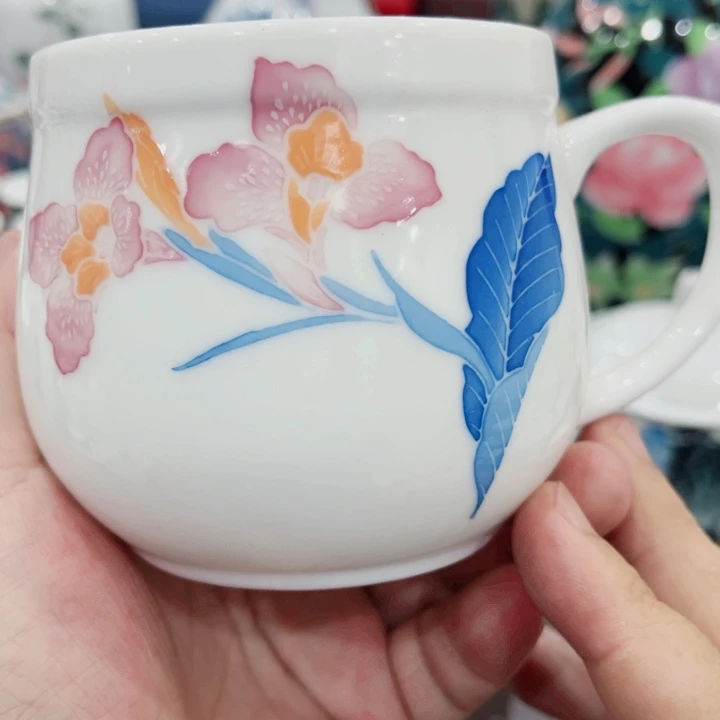 壶釉下五彩的瓷器和瓷器