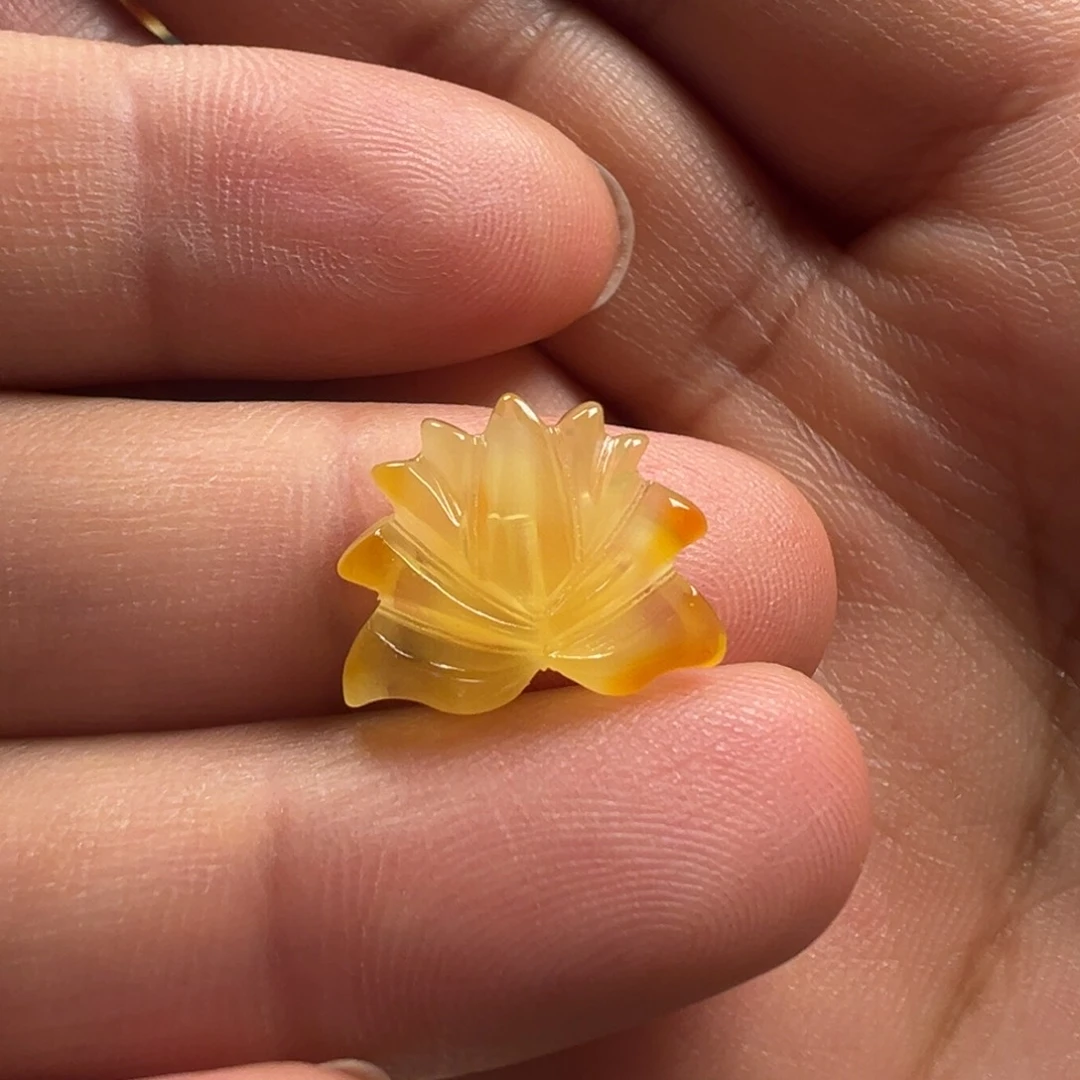 蜜蜡颈饰未镶嵌莲花