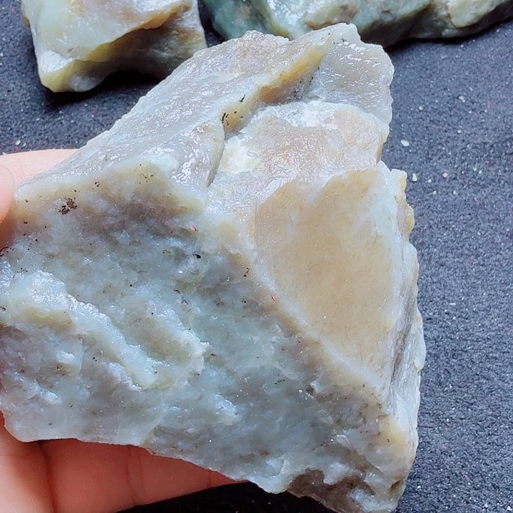 未镶嵌和田玉（糖玉）珠宝半成品