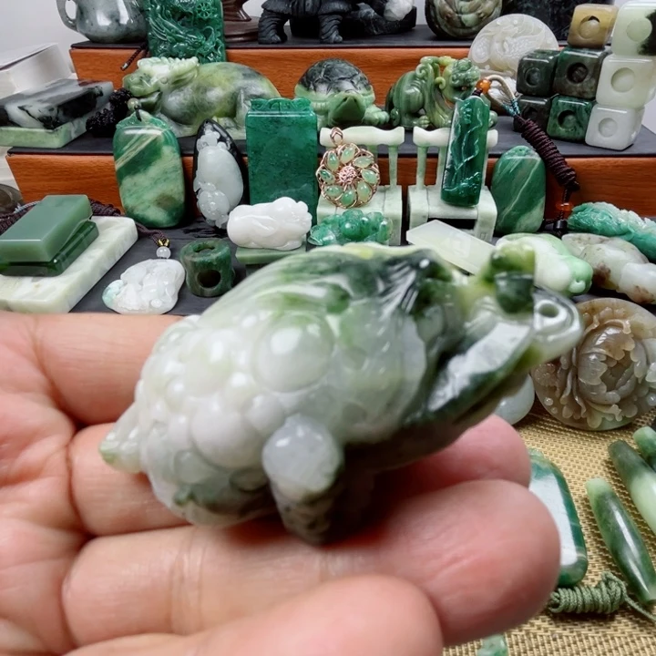 独山玉未镶嵌珠宝半成品