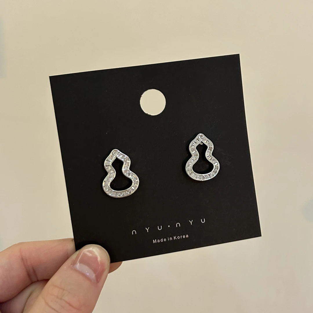 925银合成锆石耳饰 CHANGE x 镂空葫芦耳饰 简约银色镶嵌 特 E752