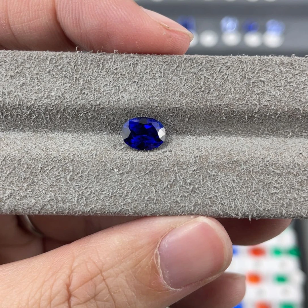 合成（培育）蓝宝石裸石未镶嵌粗**～1.69ct