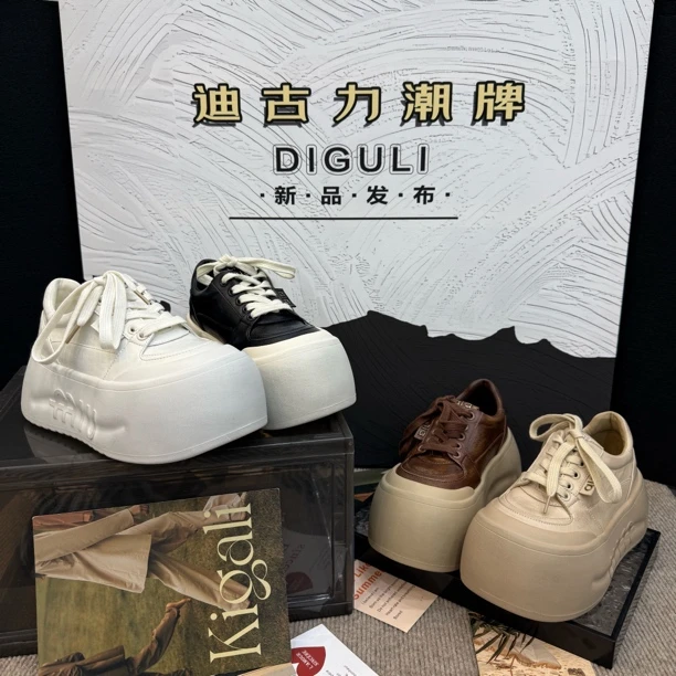 【迪古力】2025新款秋大头厚底女韩版百搭增高休闲面包板鞋丑萌源