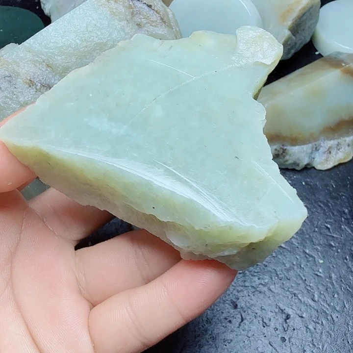 未镶嵌和田玉（糖玉）珠宝奇石