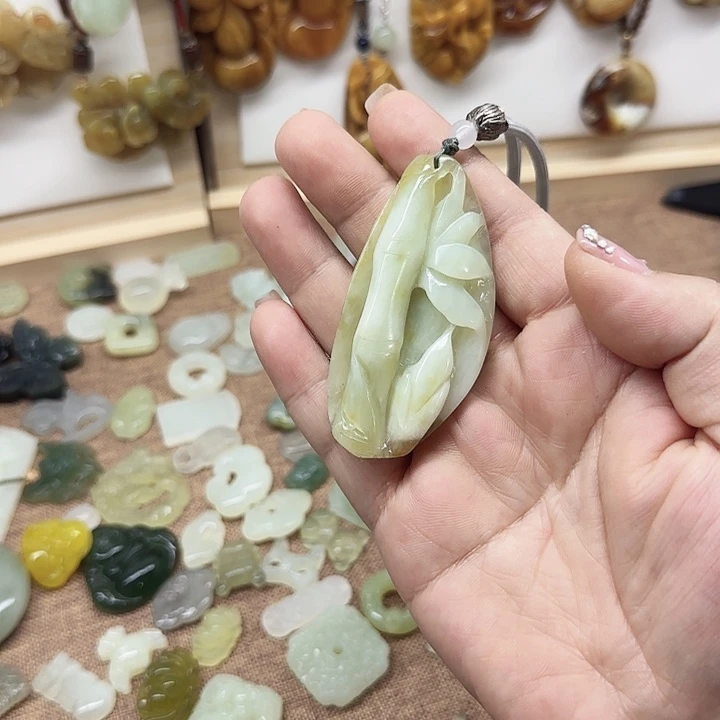 岫玉合金颈饰节节高升