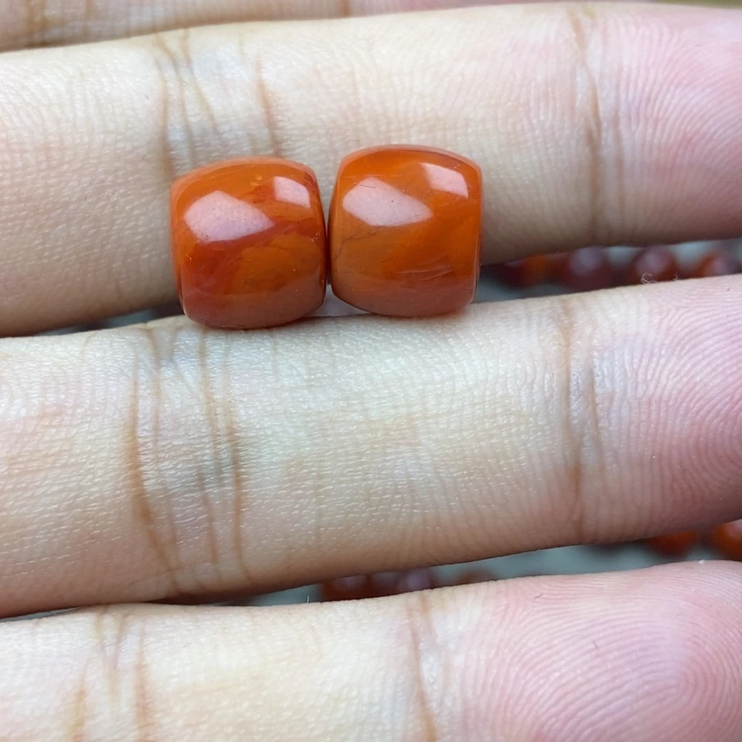 南红玛瑙未镶嵌配饰有瑕疵