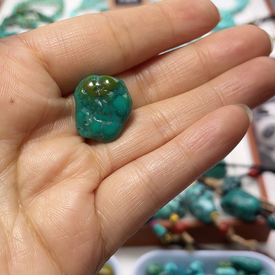 绿松石未镶嵌颈饰