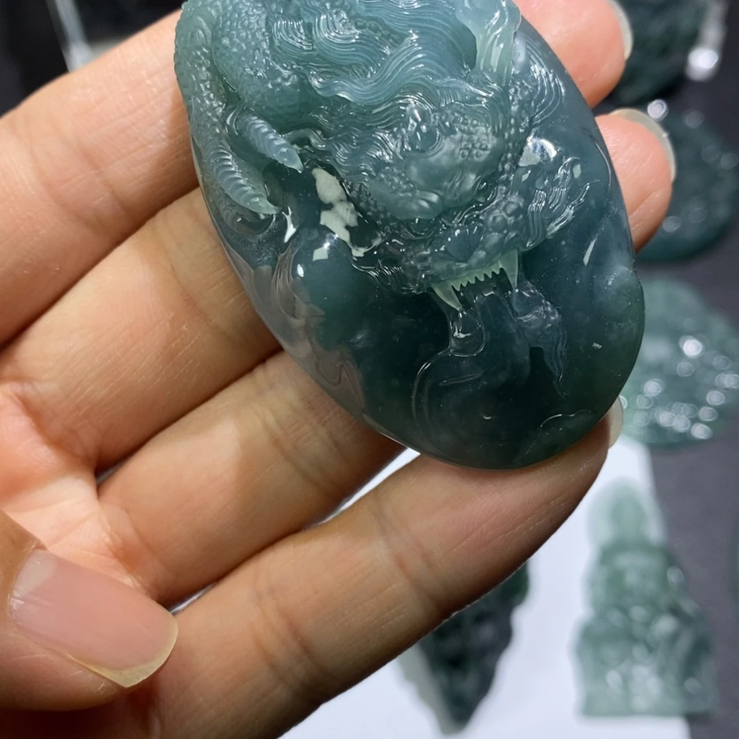 定制翡翠未镶嵌吸水龙牌