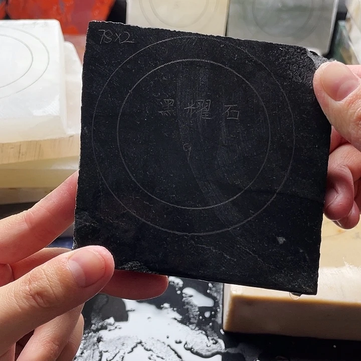 石英质玉未镶嵌手镯定制